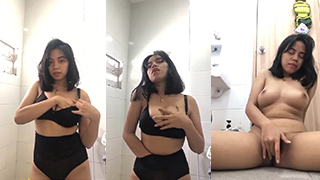 Mahasiswi Seksi Toket Montok Colmek Sambil Ngocok.