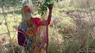 Video Mesum Sasur Sama Bahu Di Kebun, Ngewe Di Sawah Bikin Makin Panas