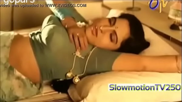 Desi Blusnya Bikin Meledak, Ngebuka Mata Siapa Aja Yang Liat.