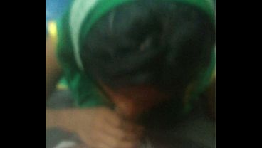 Desi Auntie Jadi Pengemis Di Kereta, Siap Digebukin Penuh Nafsu
