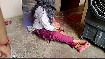 Desi Istri Orang Digebukin Brutal Sampe Minta Ampun