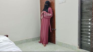 Malu-malu Tapi Pengen Digenjot, Jilbabnya Nempel, Kontolnya Masuk Ngenyang.