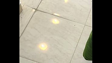 شرموطة مصرية نار، صاحبت البيت، السباك وصاحبه بينيكوها قدام عينيها، كلام هيج، صوت واضح، جسم يلبن.