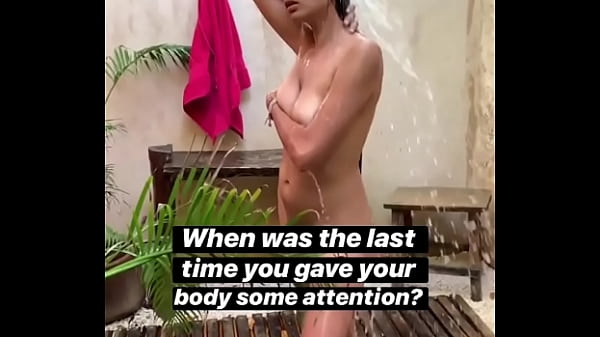 Desi Hot Body Mandi Di Luar, Basah Kuyup Bikin Ngilu