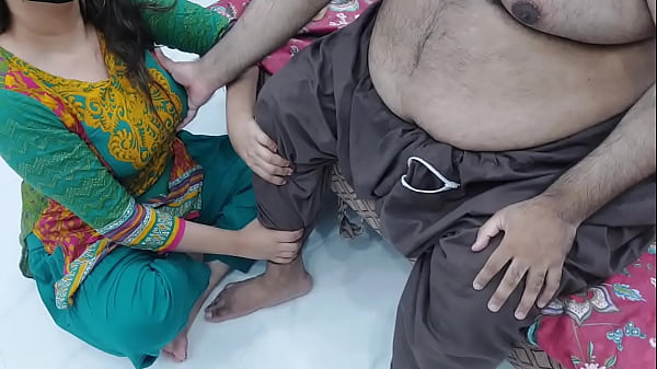 Cewek India Anak Tiri Gue Lagi Pijitin Kaki Sambil Gue Pegang Tete-nya, Makin Panas, Audio Hindi Kotor Jelas Banget