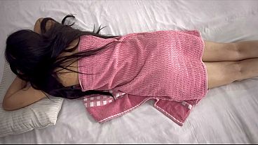 Bule Nri Minta Bokongnya Dipegang Waiter, Langsung Dijembutin Sambil Ngewe Memek Montok