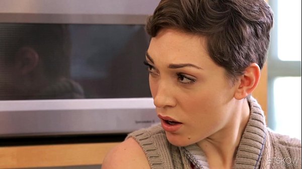 India Summer Ngajak Lily Labeau Sama Steve Main-main Di Ranjang.