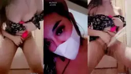 Miss Mega Squirt Di Wc Umum Tempat Ramai, Muncratin Basahin Semua.