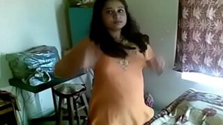 Video Mesum India: Kontol Jija Ngencengin Memek Sali Yang Montok