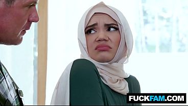 Ngentot Perdana Si Hijab Manis Sama Tukang Ledeng, Naudi Nala Dan Jason Sarcinelli Bikin Makin Basah.