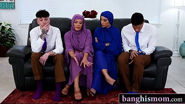 Pesta Bercinta Balas Dendam Bareng Dua Hijab Montok Sama Anak Tiri Kontol Besar Mereka
