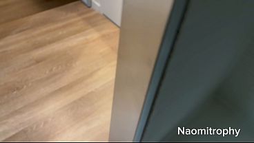 Liburan Mesum Bareng Kakak Tiri, Naomi Noel Bikin Makin Basah.
