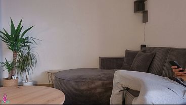 Ibu Tiri Lihat Kontol Keras Anak Tiri Pas Bersihin Rumah, Bantu Dia Crott Di Pantat Besar Bulatnya.