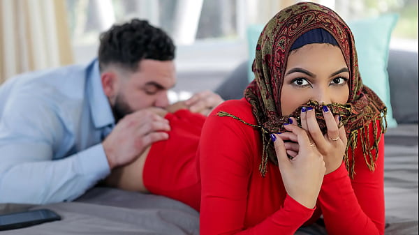 Stepbang Mau Ngajarin Step Hijabnya Soal Beberapa Hal Sebelum Dia Nikah – Ngentot Hijab