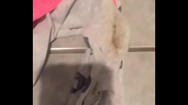 Tubuhnya Desi, Liurnya Basah, Nafasnya Berat—aku Pengen Ngerasain Semuanya.