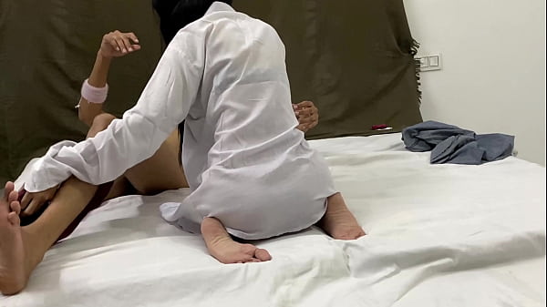 Abangku Kenceng, Adik Tiri Telanjang Tengah Malem Naek Ke Kontol Gede Gue
