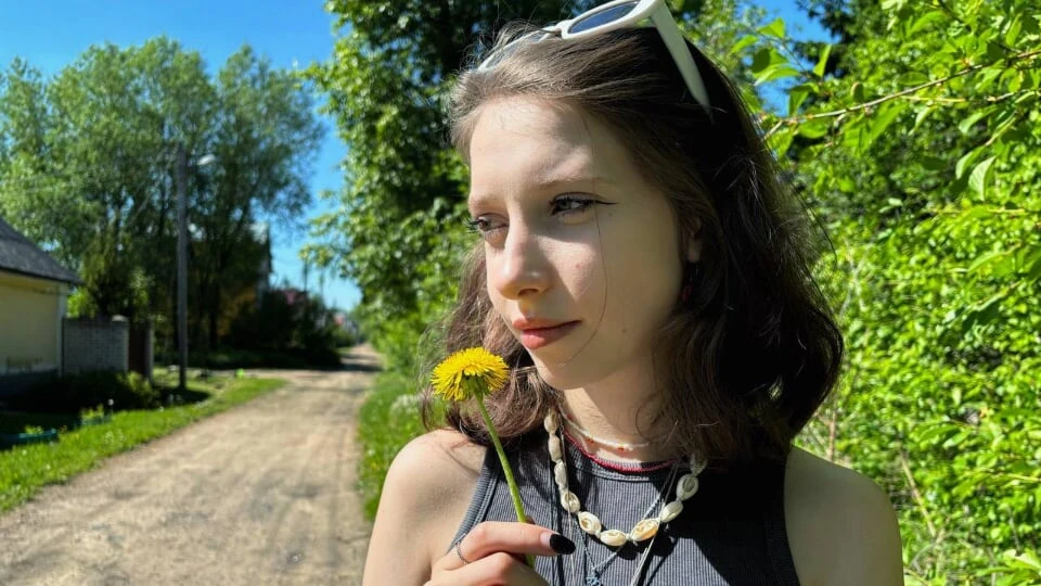 Met A Ukrainian Schoolgirl Girl On The Street And Fucked Her On The Same Day