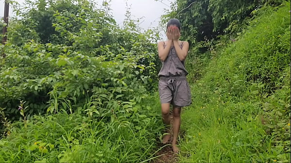 Desi Cewek Digebukin Sama Adik Ipar Di Luar Ruangan, Sampe Makin Basah Dan Meraung.