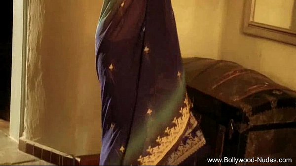 Bollywood Cewek India Mesem, Bikin Ngilu Di Dalem